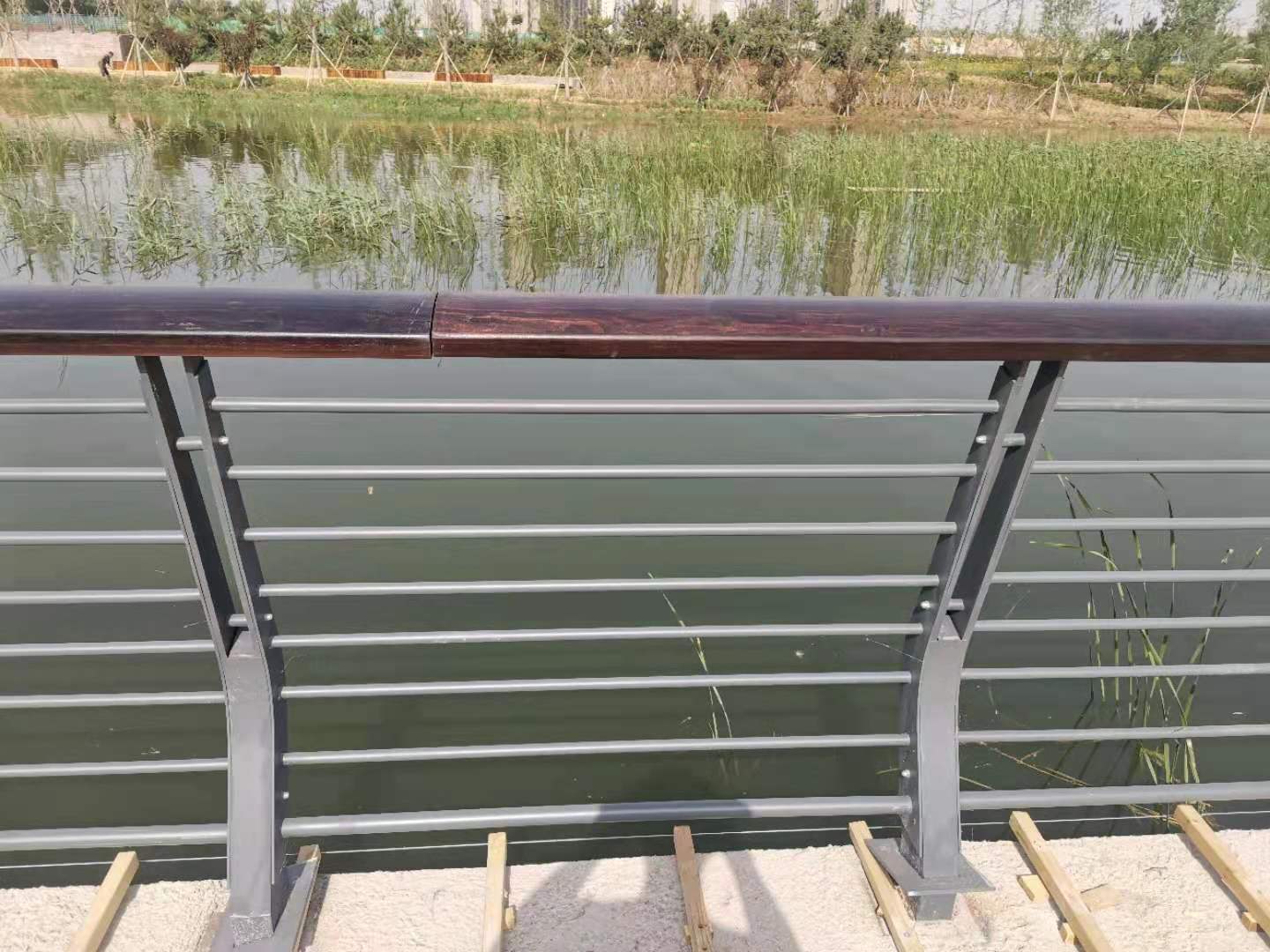 中卫市桥梁防撞护栏河道护栏 - 哪里好